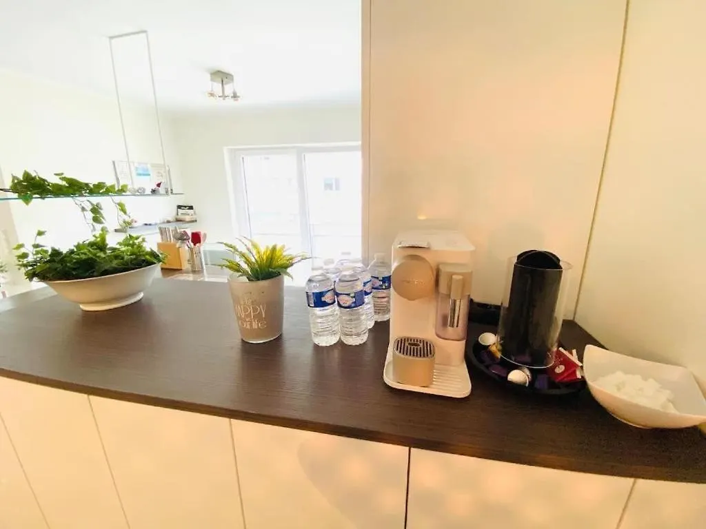 Airy And Spacious 3 Bedroom W Terrace&Parking Luxembourg Apartment